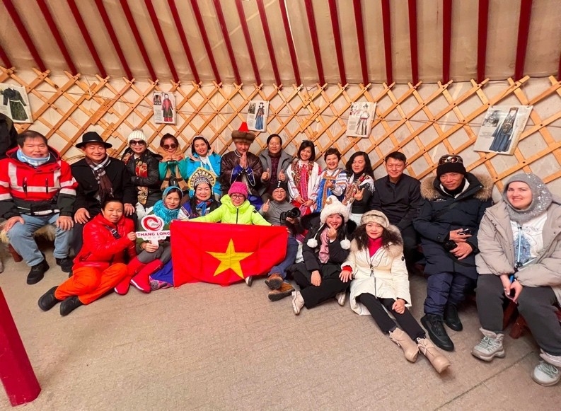 KHÁM PHÁ HỒ BAIKAL MÙA BĂNG XANH 2026