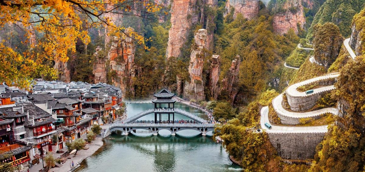 TRƯƠNG GIA GIỚI –  PHƯỢNG HOÀNG CỔ TRẤN – VŨ LĂNG NGUYÊN 2025