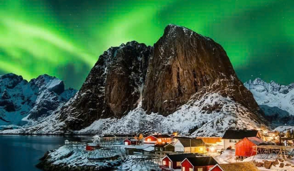 CHẠM TỚI BẮC CỰC